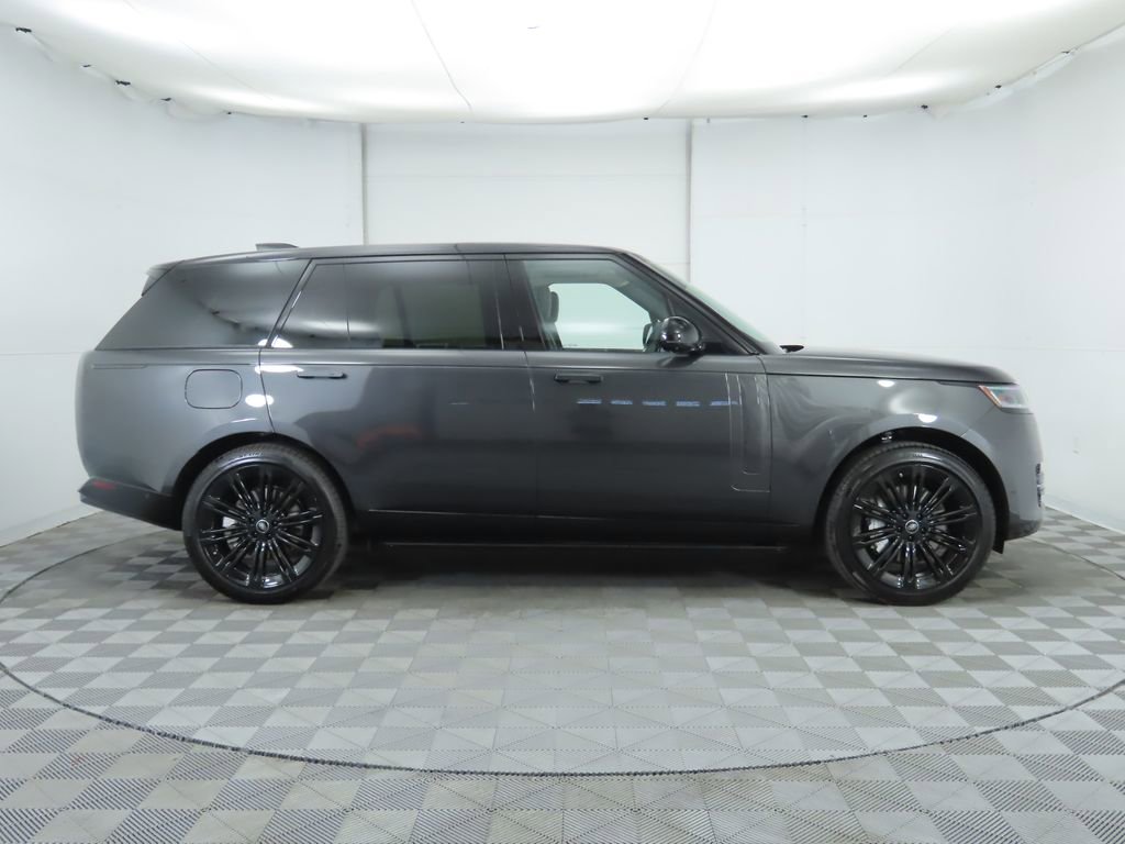 New 2025 Land Rover Range Rover Long Wheelbase SE image 4