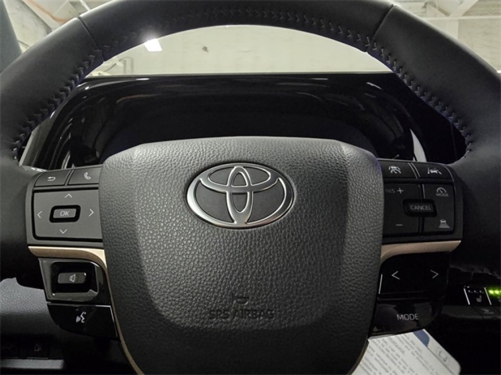 New 2025 Toyota Crown Signia image 27