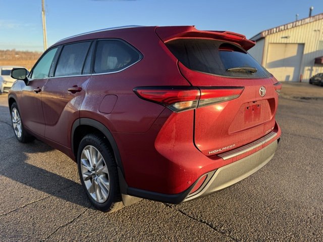 Certified 2022 Toyota Highlander Limited image 16