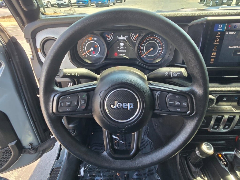 Used 2025 Jeep Wrangler Sport AWD/4WD image 27