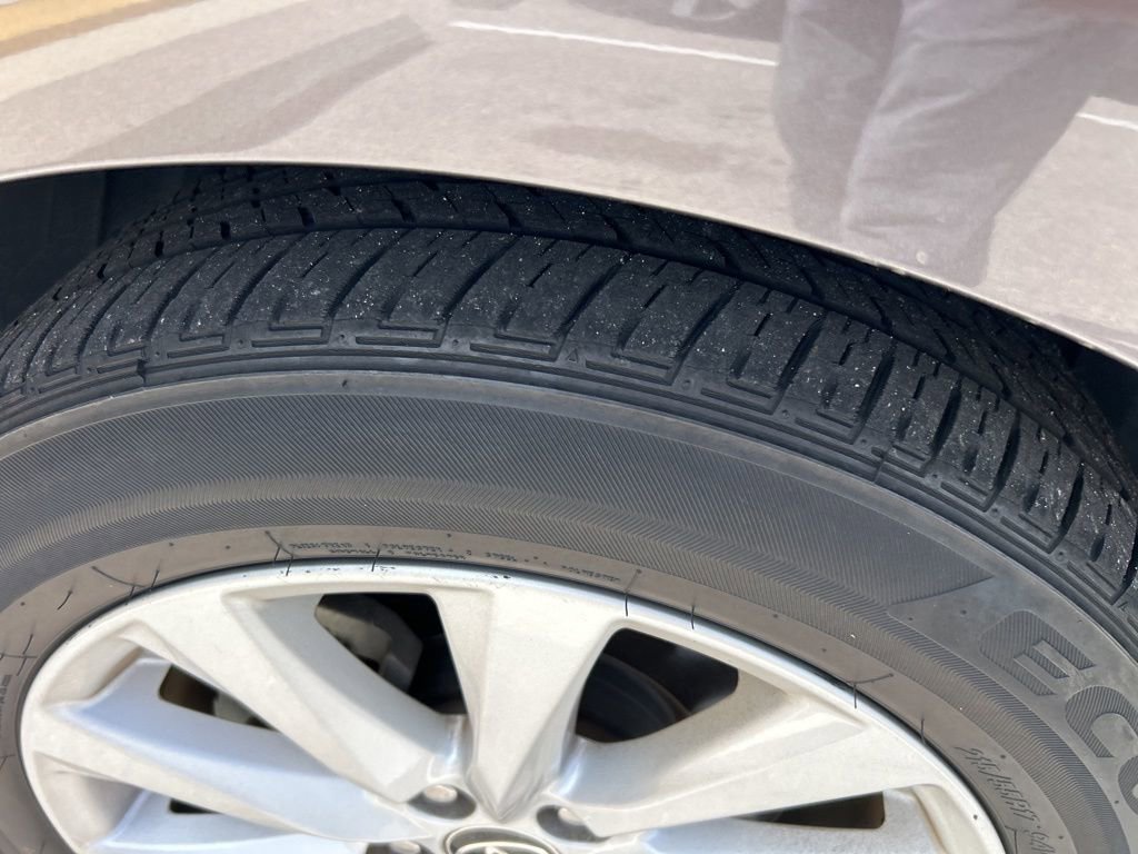 Used 2020 Toyota Camry LE FWD image 9