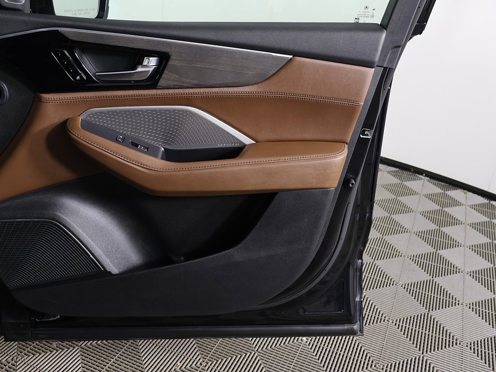 Used 2024 Acura MDX SH-AWD w/ Advance Package image 29