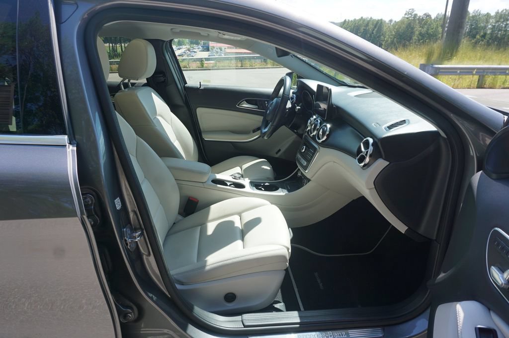 Used 2018 Mercedes-Benz GLA 250 image 16