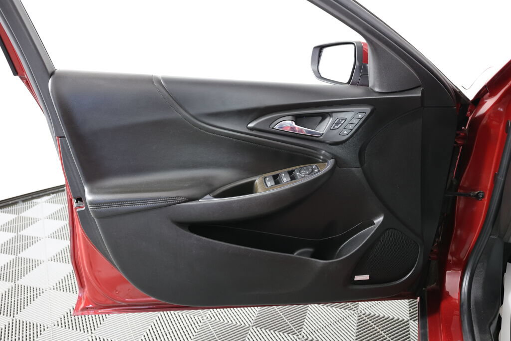 Used 2016 Chevrolet Malibu Premier FWD image 12