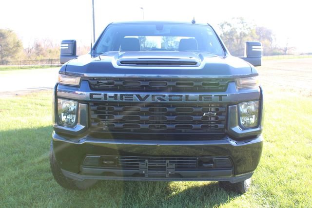 Used 2020 Chevrolet Silverado 2500 Custom w/ Custom Value Package image 12