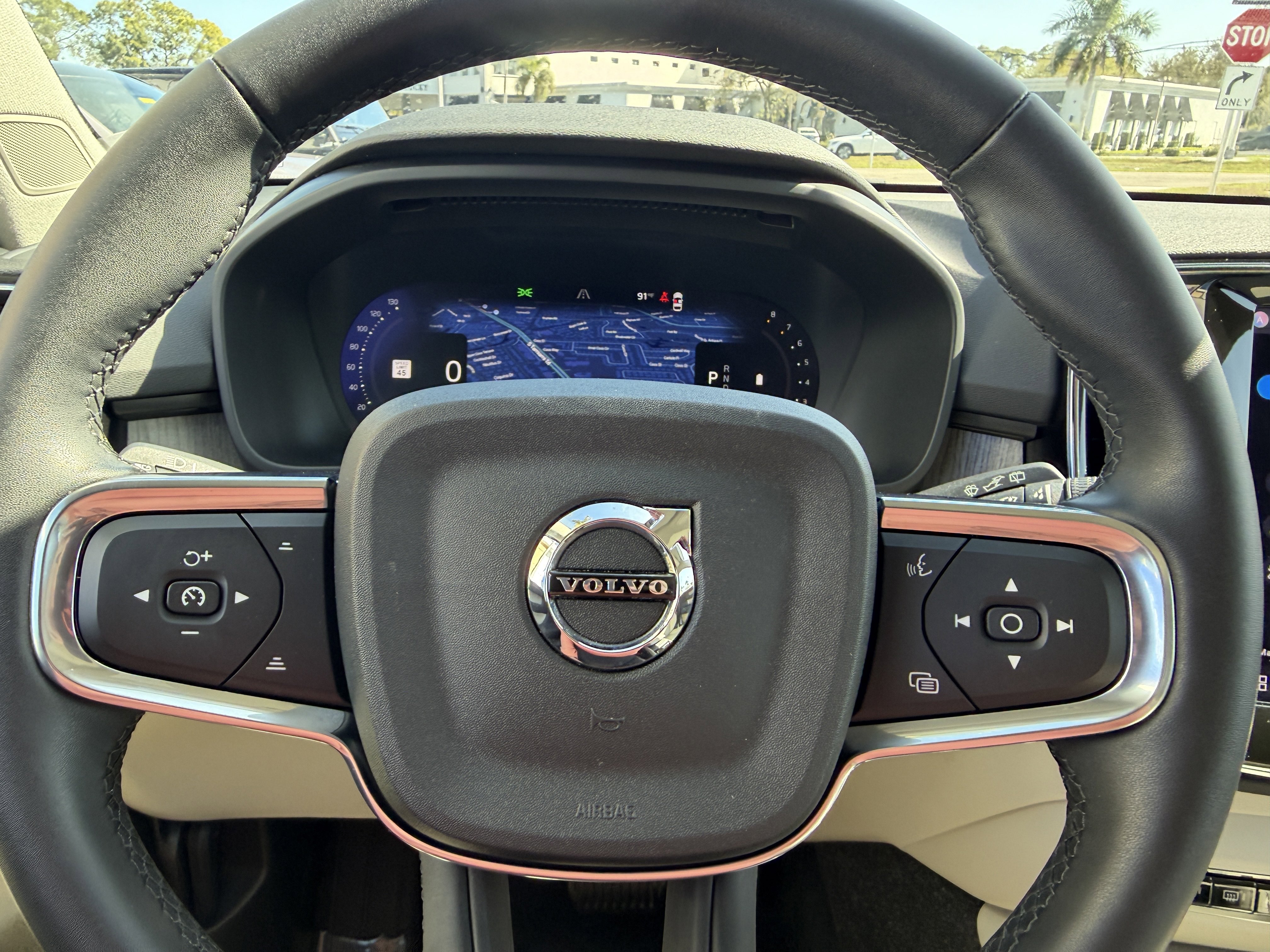 Certified 2023 Volvo XC40 B5 Plus w/ Protection Package Premier image 32