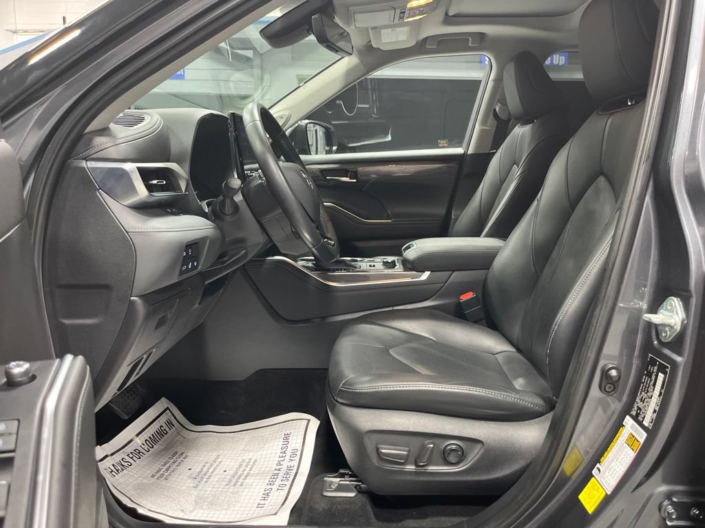 Used 2020 Toyota Highlander Limited AWD/4WD image 15