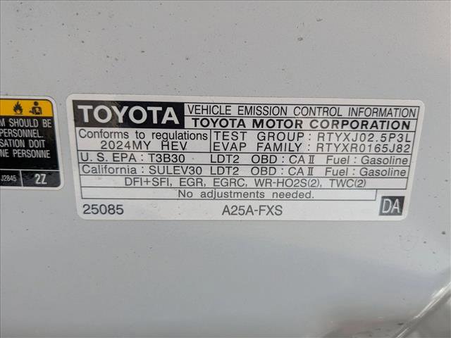 Used 2024 Toyota Venza XLE image 22
