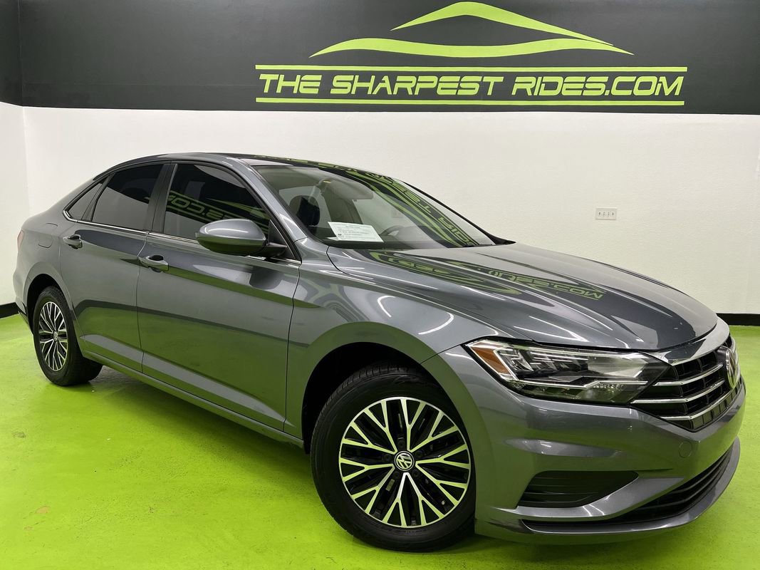 Used 2019 Volkswagen Jetta SE w/ Cold Weather Package FWD image 1