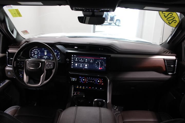 Used 2023 GMC Sierra 1500 Denali w/ Denali Reserve Package AWD/4WD image 2