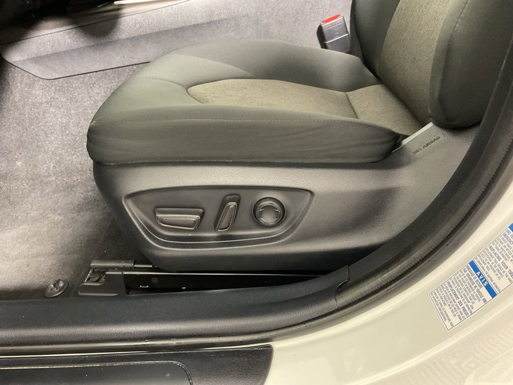 Used 2023 Toyota Camry LE AWD/4WD image 22