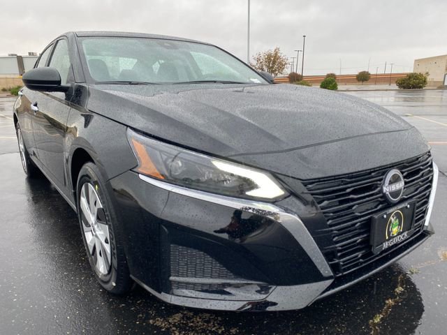 New 2025 Nissan Altima 2.5 S image 8