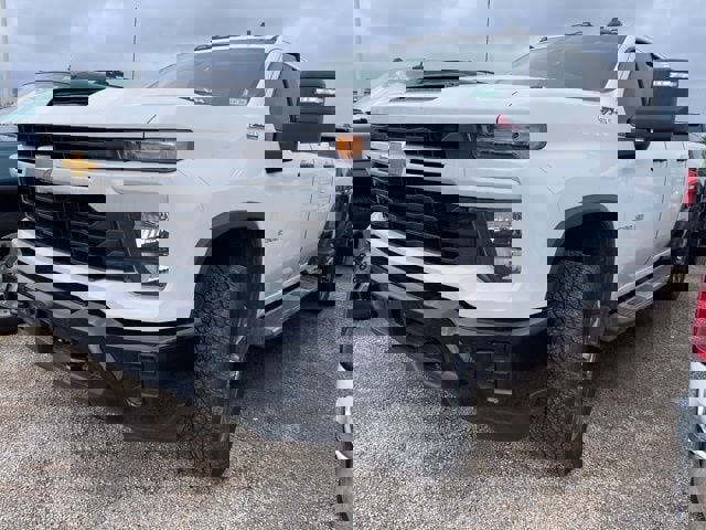 Used 2025 Chevrolet Silverado 2500 Custom w/ Custom Value Package image 2