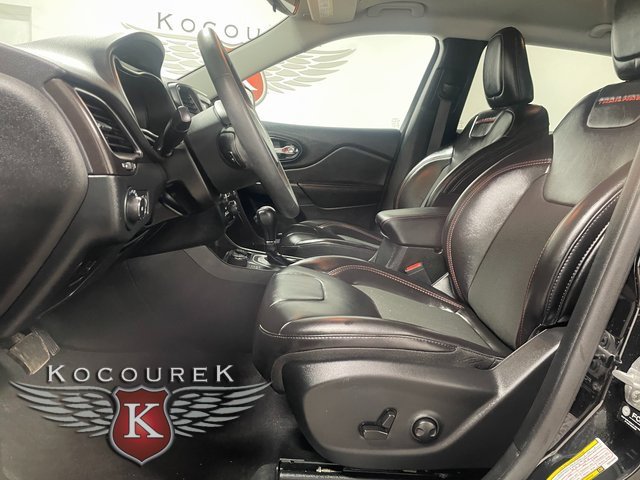 Used 2022 Jeep Cherokee Trailhawk image 11