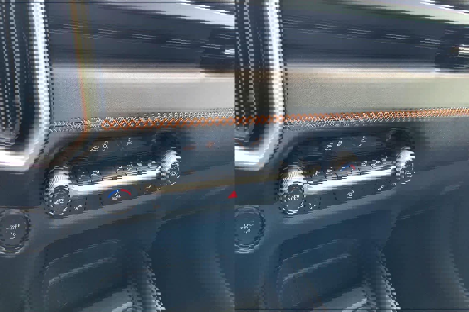 Certified 2025 MAZDA CX-50 AWD 2.5 Hybrid w/ Premium Pkg image 33