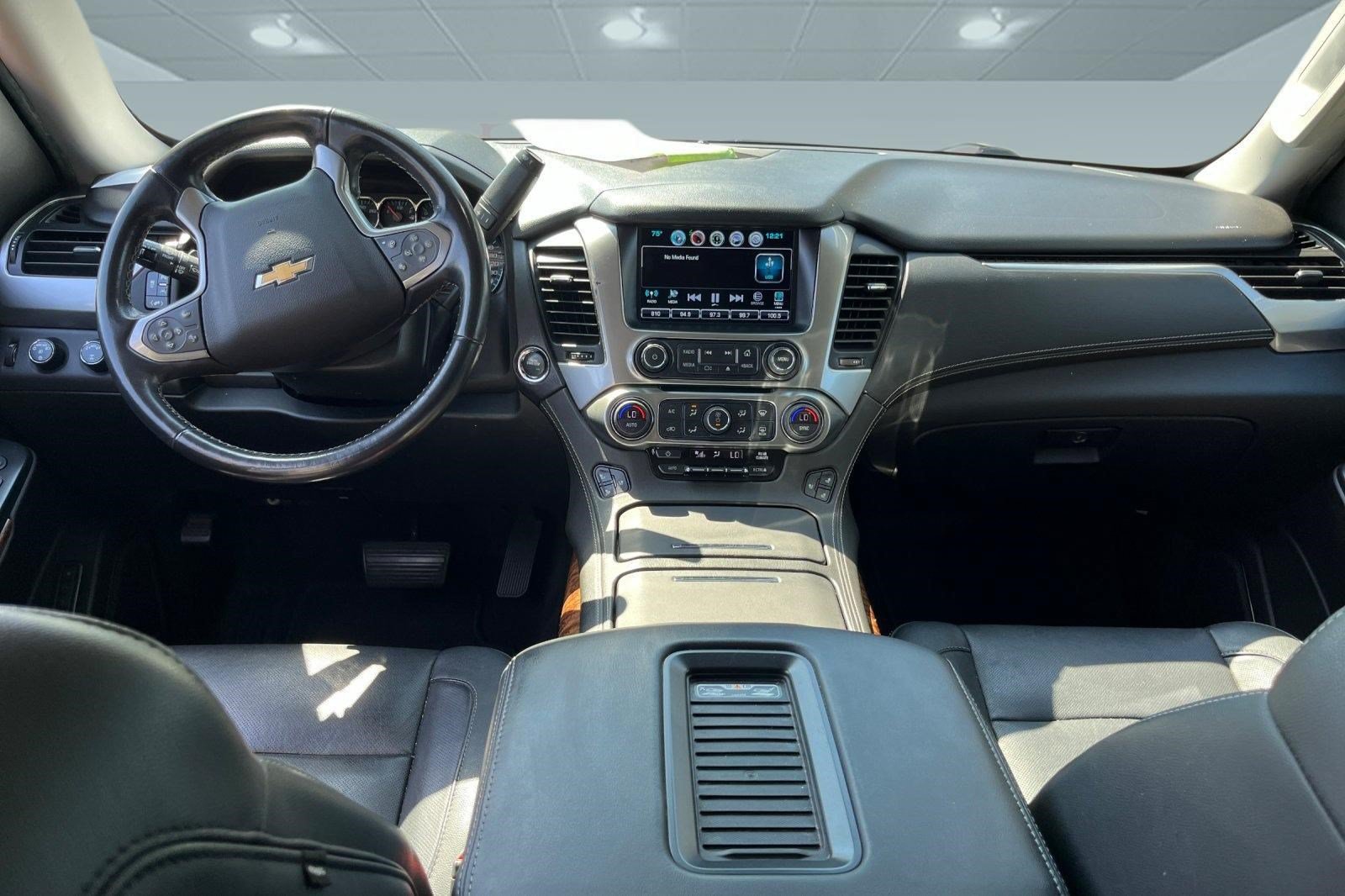 Used 2020 Chevrolet Suburban Premier AWD/4WD image 7
