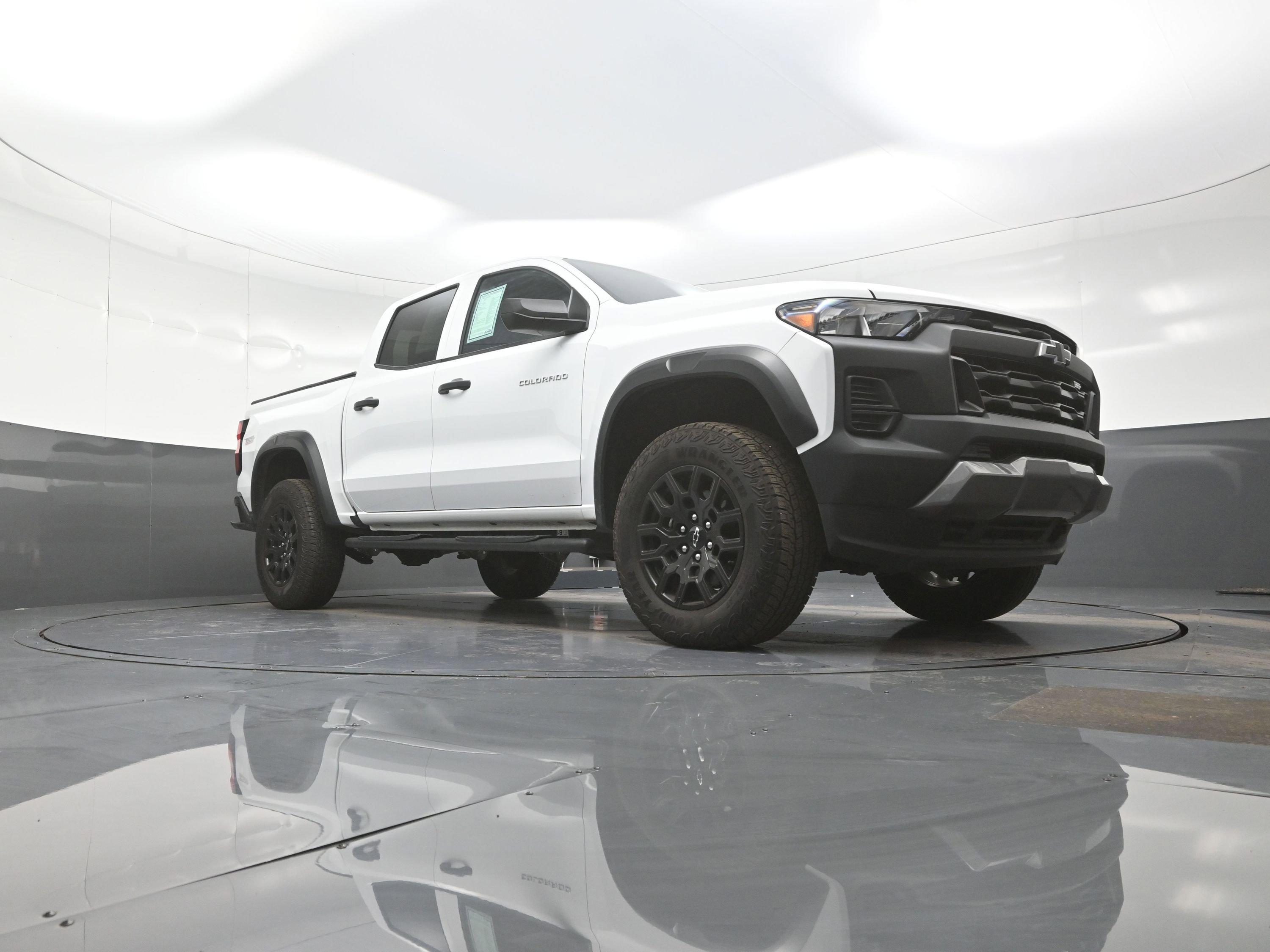 Used 2023 Chevrolet Colorado Trail Boss w/ Advanced Trailering Package image 9