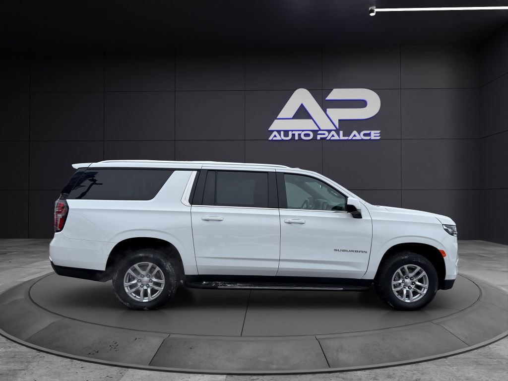 Used 2023 Chevrolet Suburban LT image 7