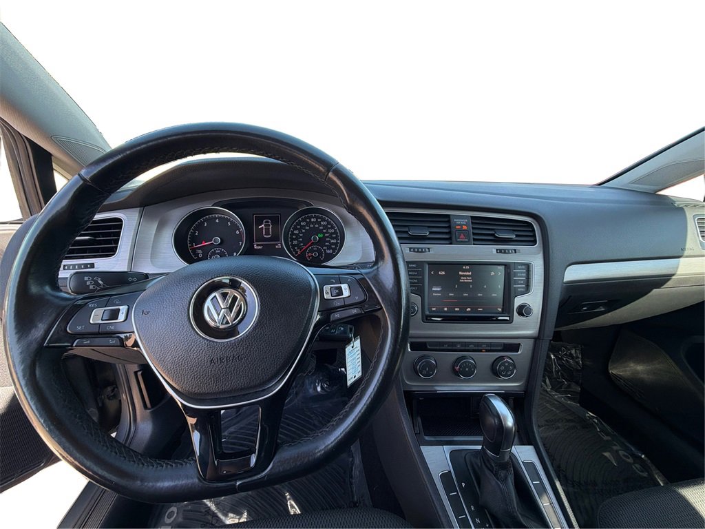 Used 2016 Volkswagen Golf S image 29