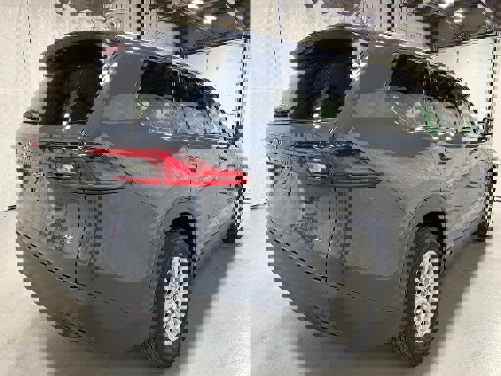 Used 2025 Toyota Grand Highlander AWD image 7