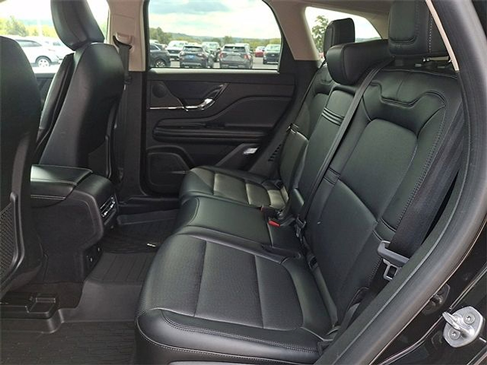 Certified 2023 Lincoln Corsair AWD w/ Equipment Group 101A image 10
