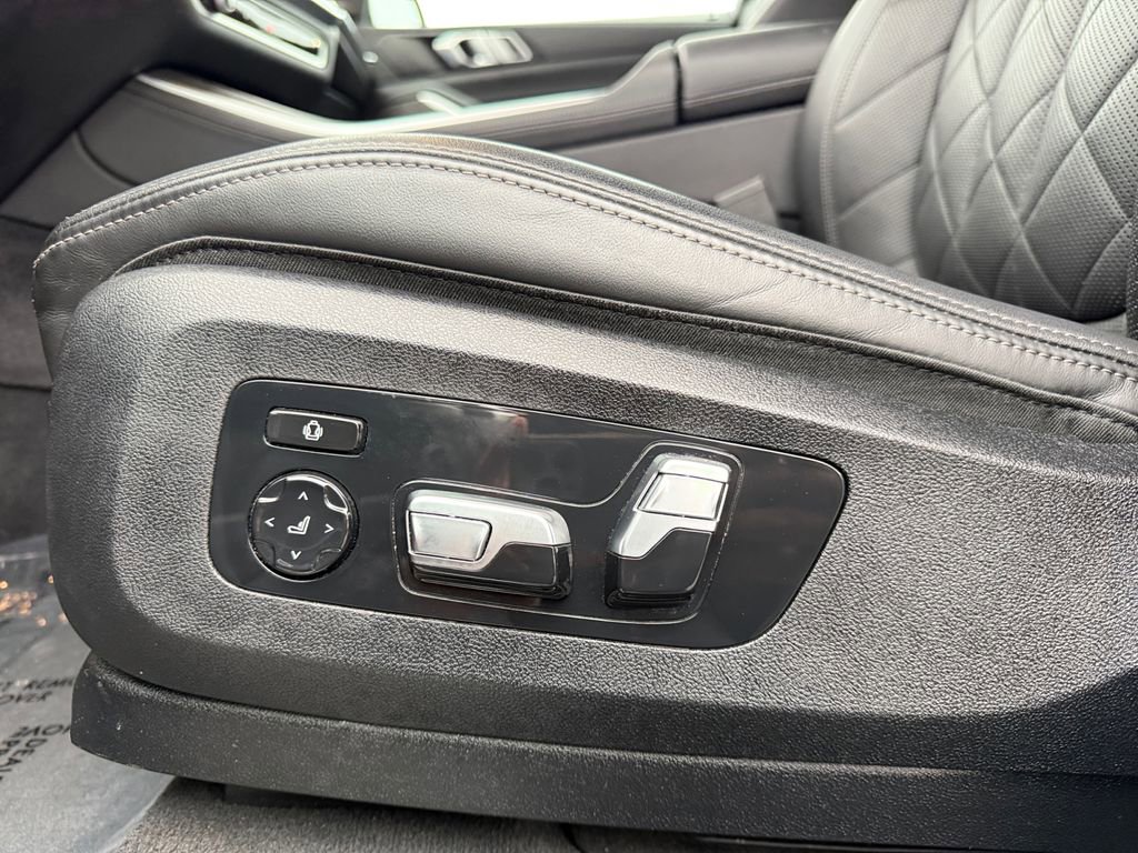 Used 2025 BMW X5 sDrive40i w/ Climate Comfort Package image 10