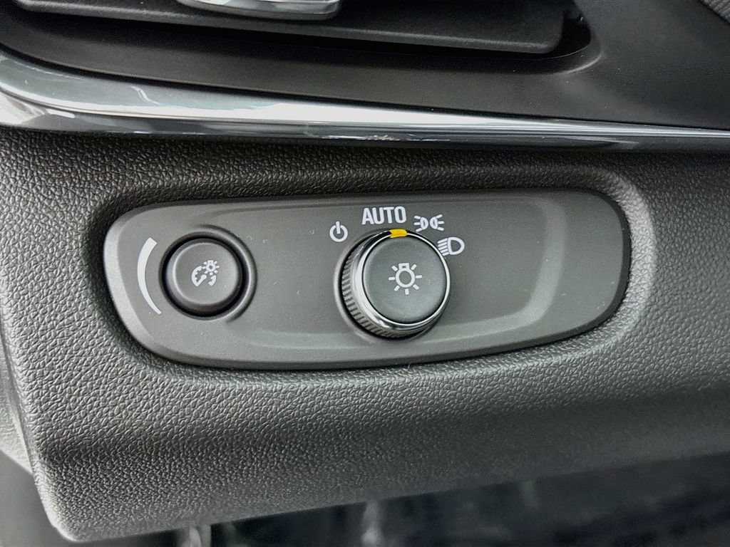 New 2026 Buick Envista Sport Touring w/ Convenience I Package FWD image 10