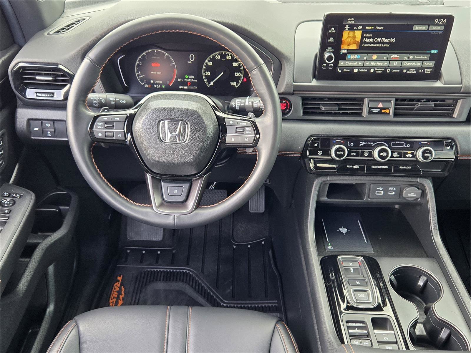 Used 2025 Honda Pilot TrailSport image 25