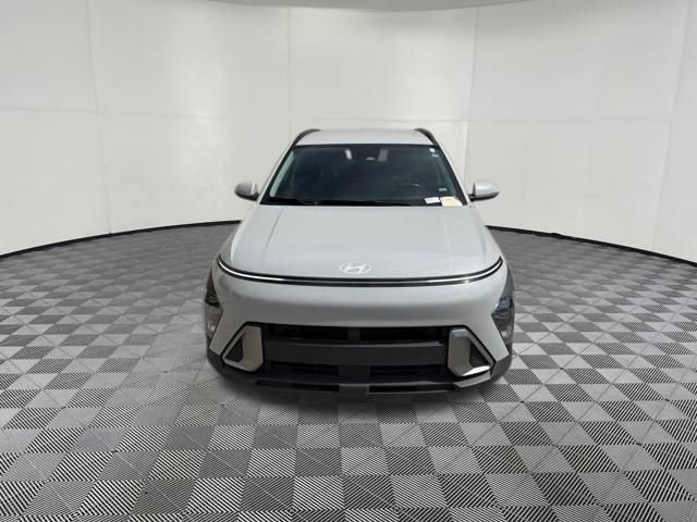 Used 2025 Hyundai Kona SEL FWD image 14