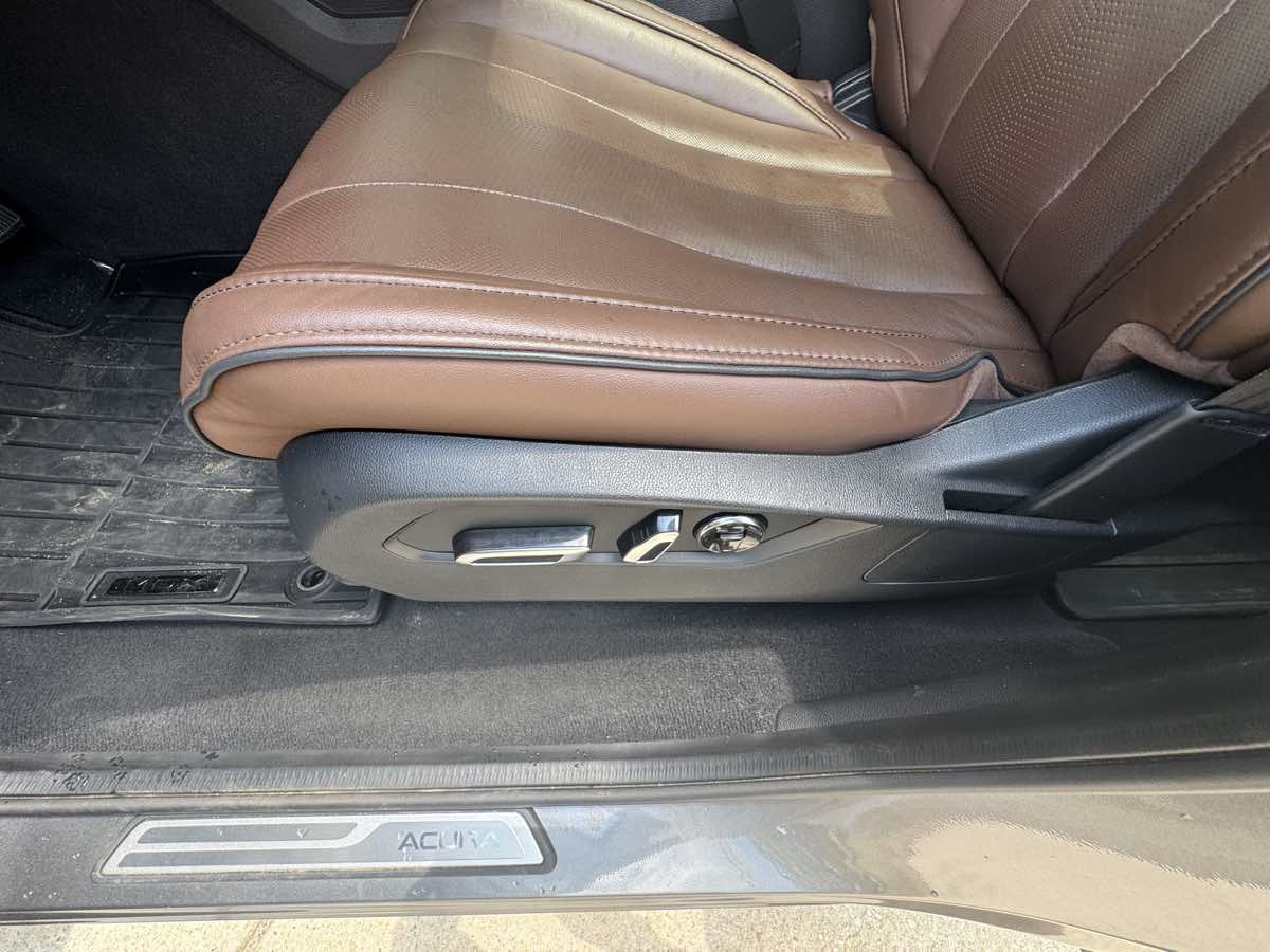Used 2024 Acura MDX SH-AWD w/ Advance Package image 15