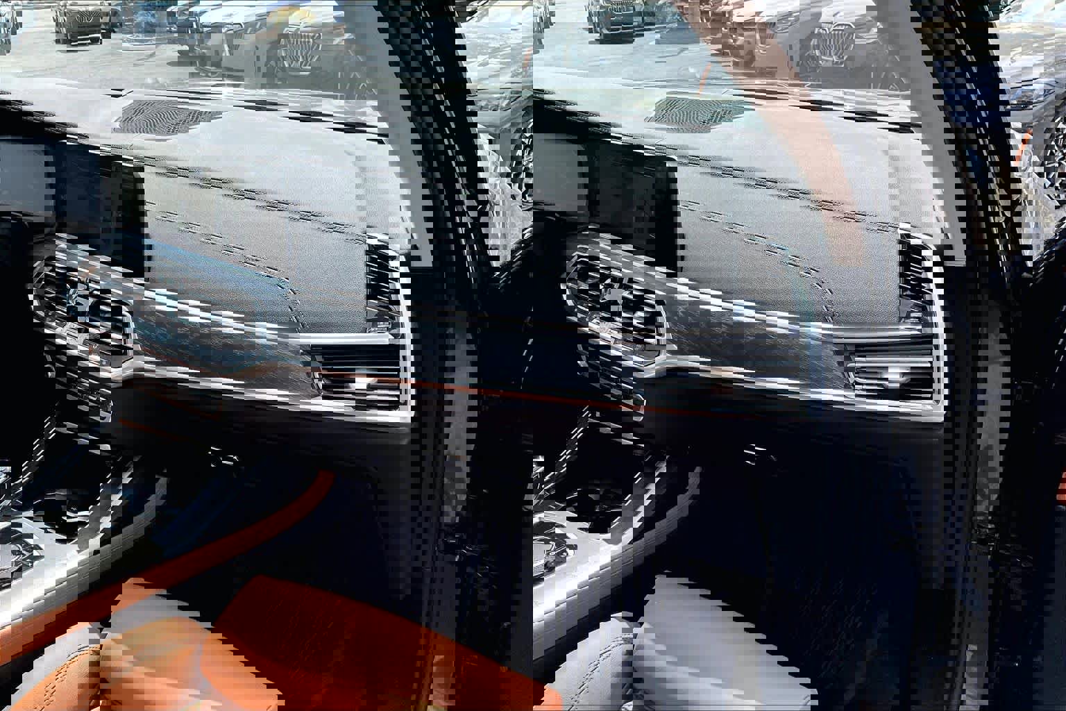 Used 2022 BMW X7 xDrive40i w/ Premium Package image 19