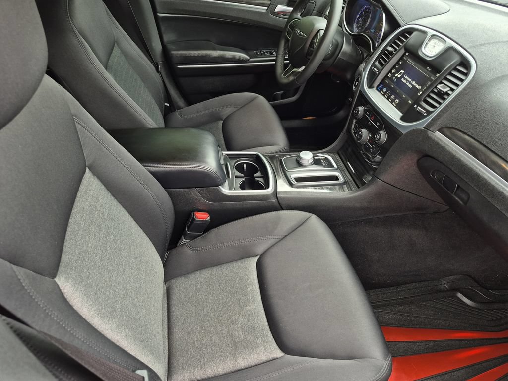 Used 2022 Chrysler 300 Touring RWD image 24