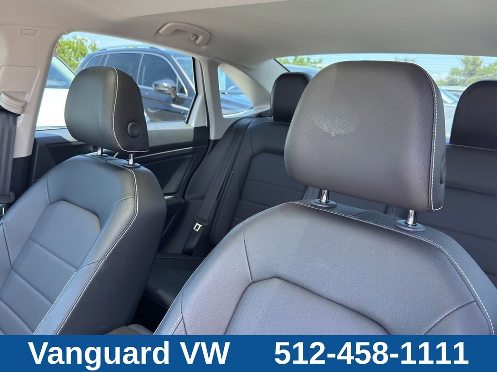 Used 2024 Volkswagen Jetta SE w/ Panoramic Sunroof Package FWD image 10