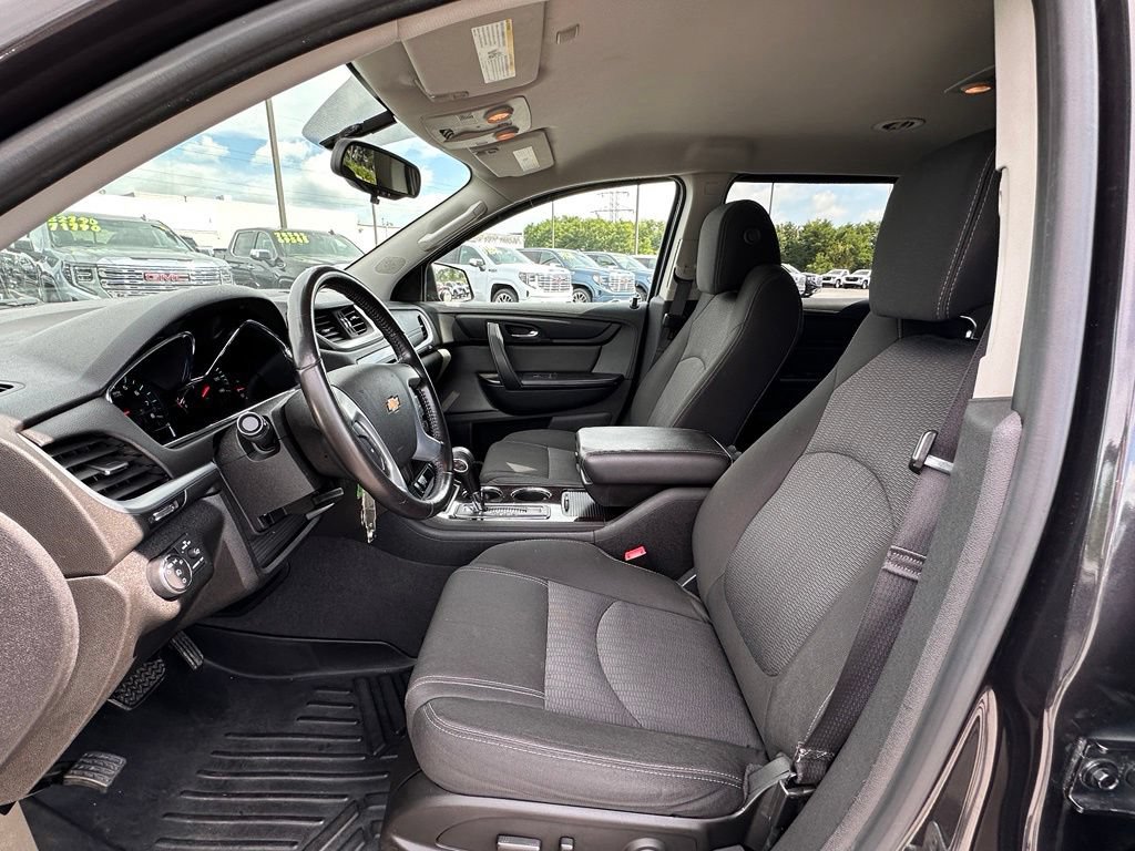Used 2017 Chevrolet Traverse LT w/ Style and Technology Package AWD/4WD image 19