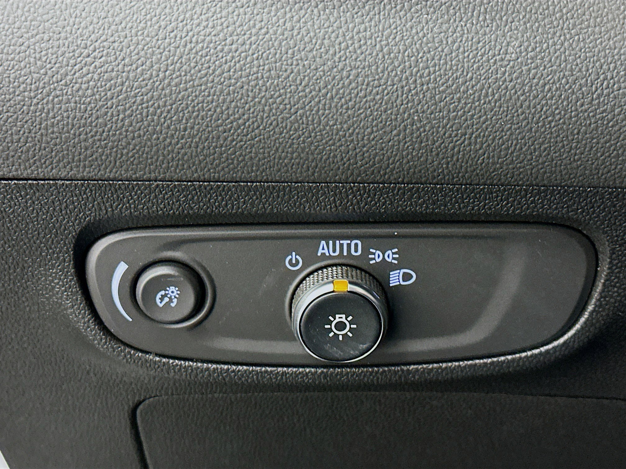 Used 2025 Buick Encore GX Preferred image 17