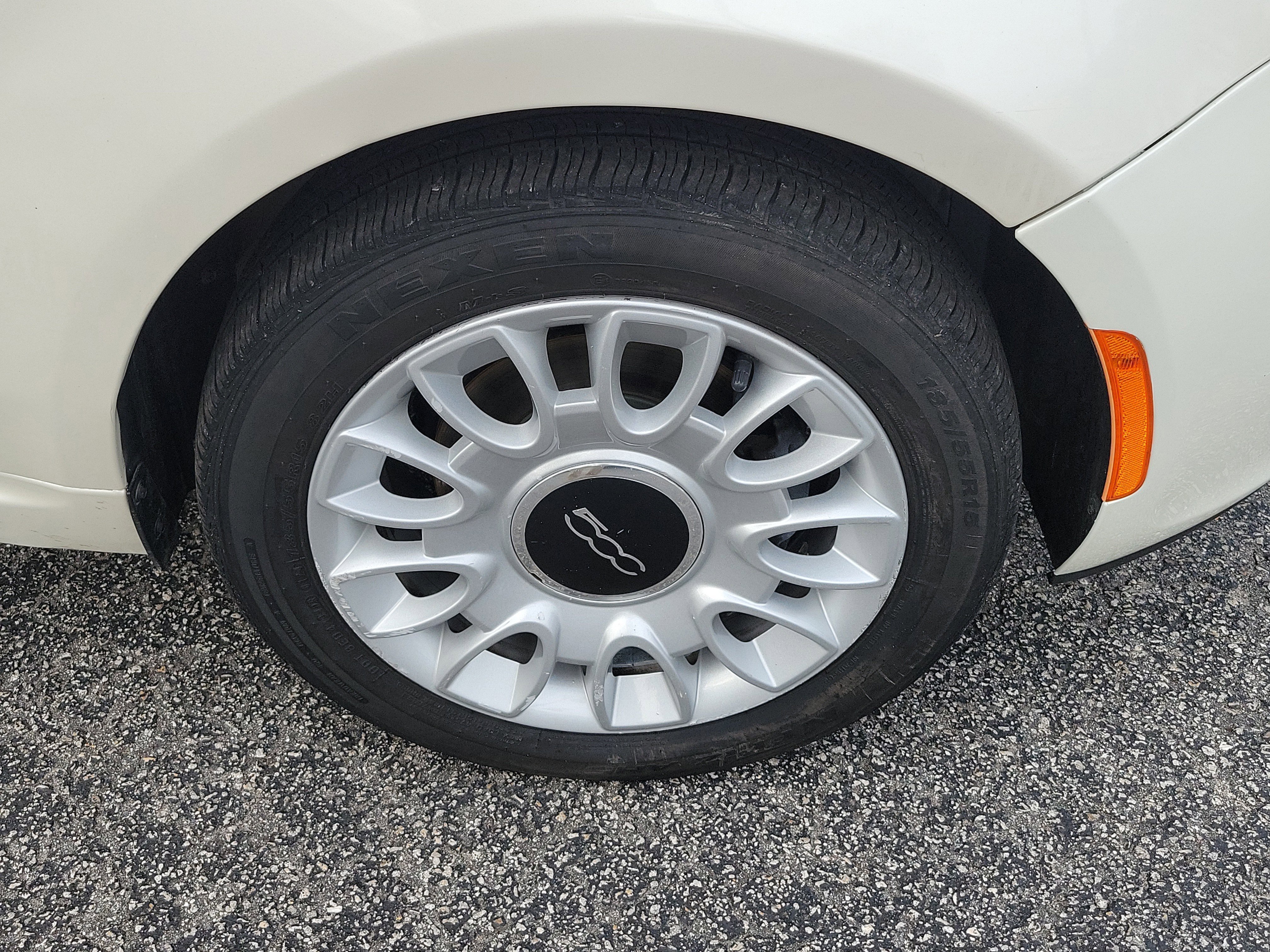 Used 2015 FIAT 500 Lounge w/ Luxury Leather Package image 34