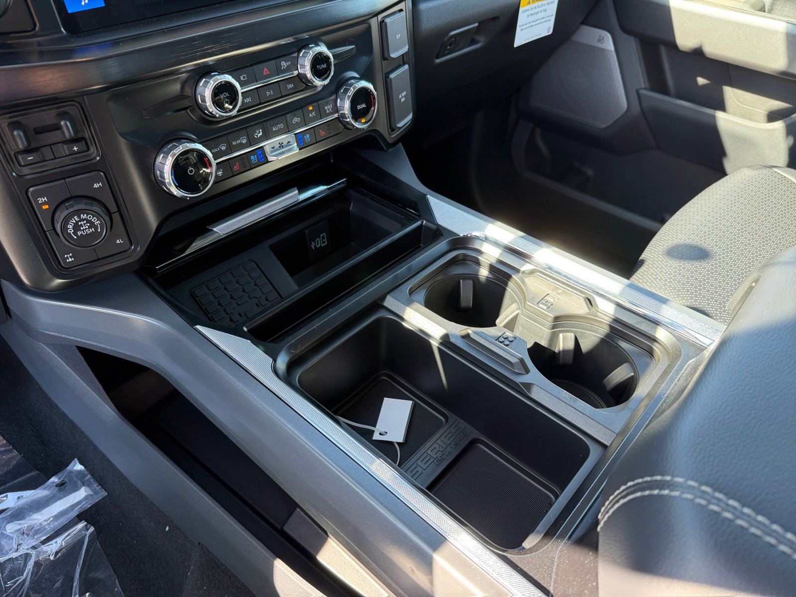 New 2025 Ford F250 Lariat w/ Lariat Ultimate Package image 13