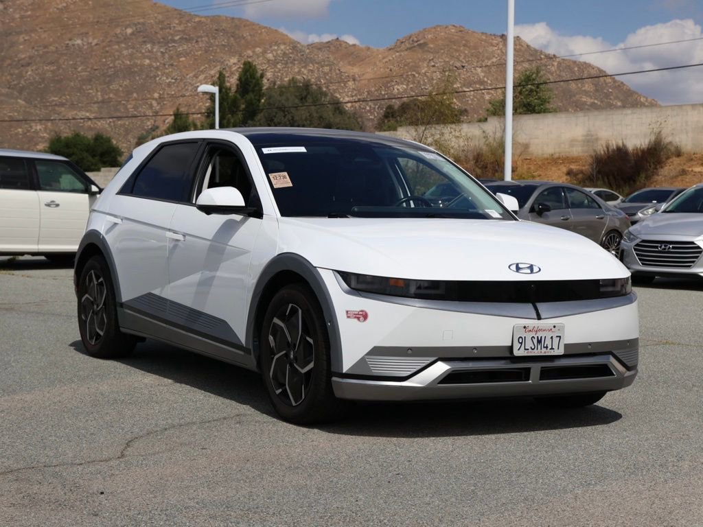Used 2024 Hyundai Ioniq 5 Limited image 2