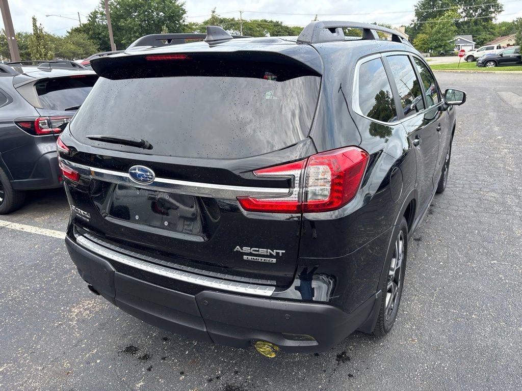 Used 2023 Subaru Ascent Limited w/ Technology Package AWD/4WD image 3