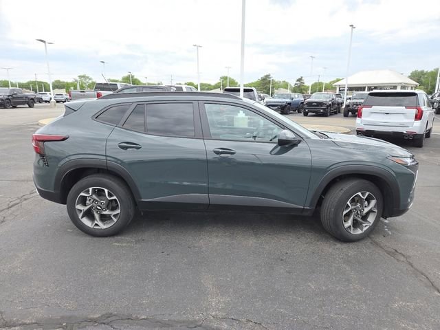 Used 2025 Chevrolet Trax LT w/ Driver Confidence Package FWD image 22