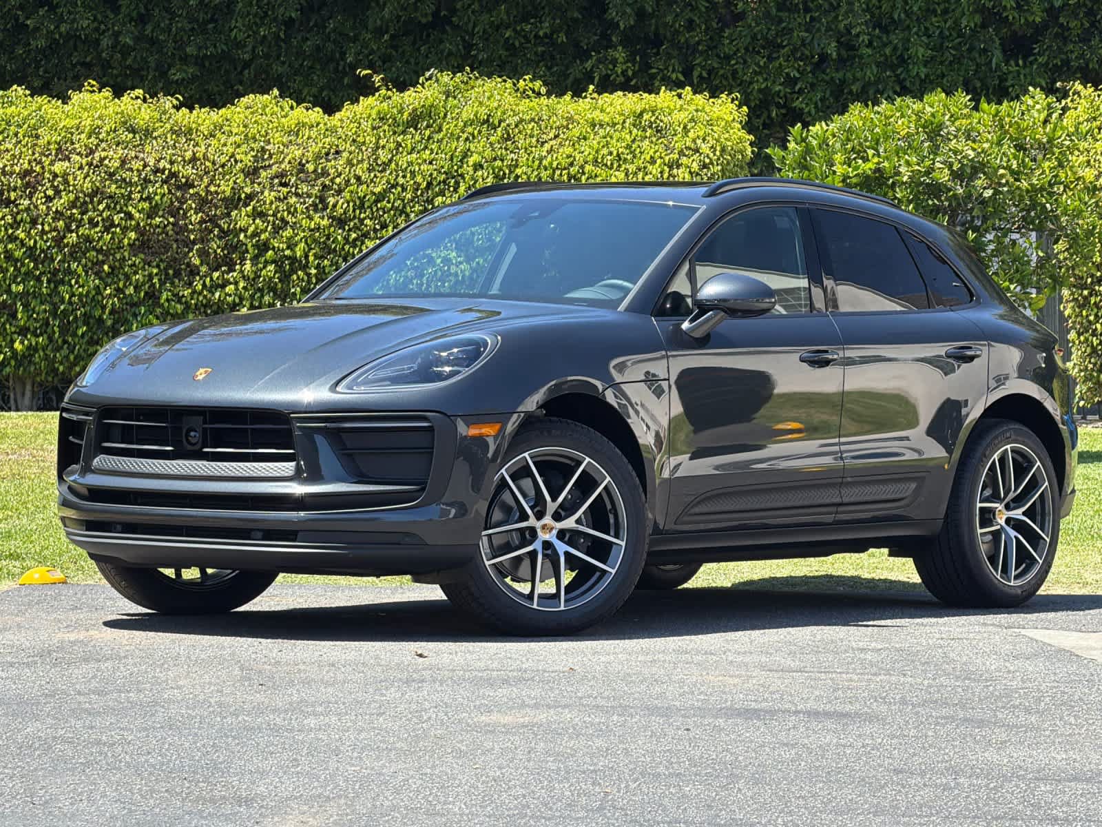 New 2026 Porsche Macan AWD/4WD image 1