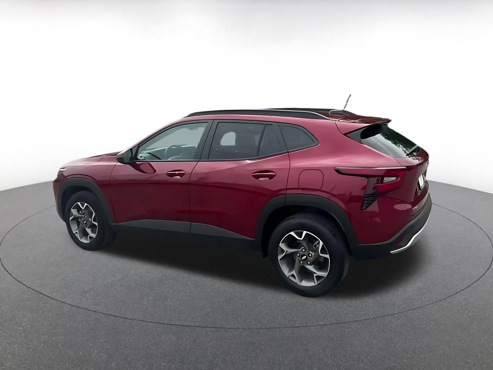 Used 2025 Chevrolet Trax LT w/ LT Convenience Package FWD image 10