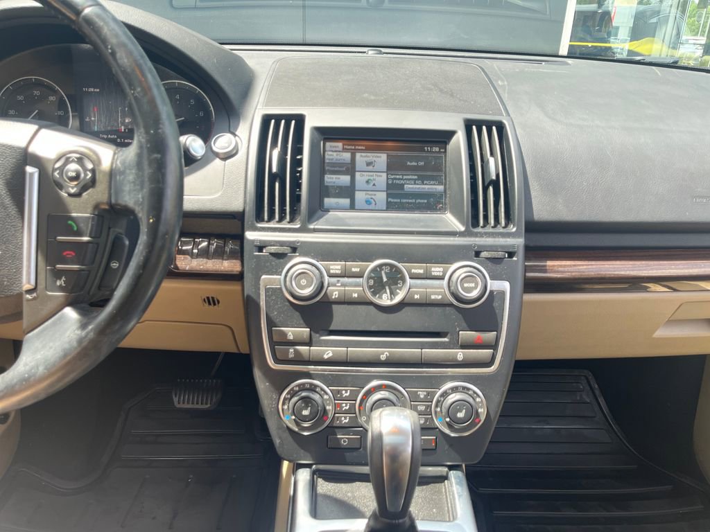 Used 2014 Land Rover LR2 AWD/4WD image 19