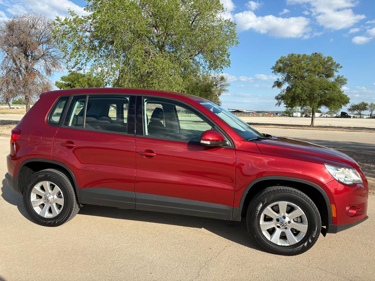 Used 2010 Volkswagen Tiguan S FWD image 58