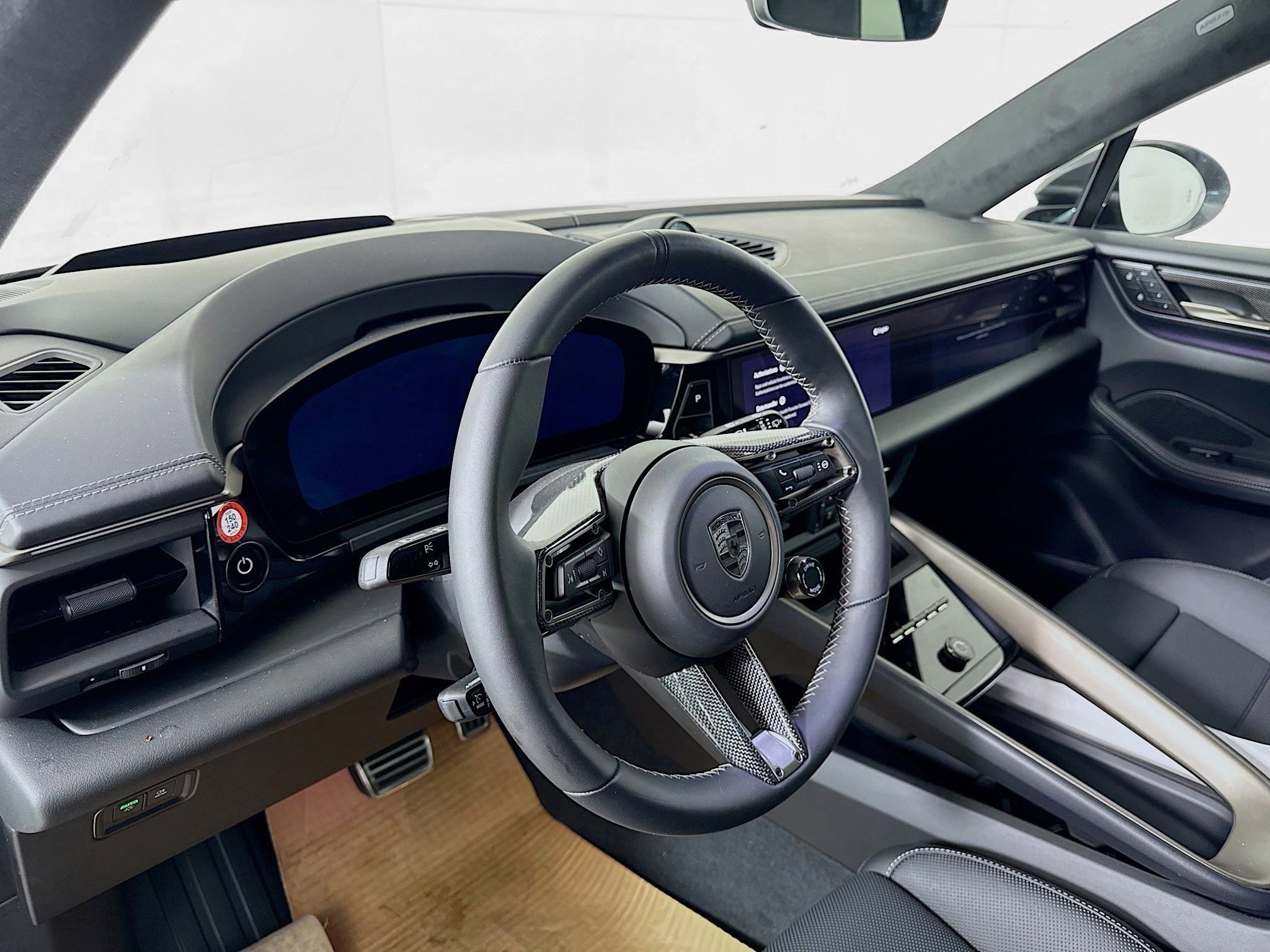 Certified 2024 Porsche Macan Turbo Electric image 4