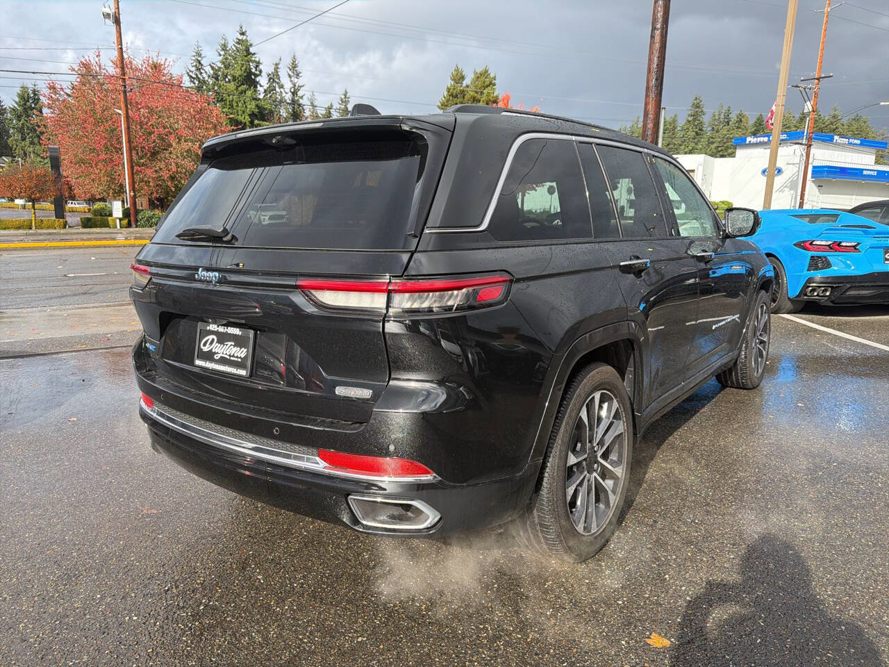 Used 2023 Jeep Grand Cherokee Overland w/ Luxury Tech Group IV image 12