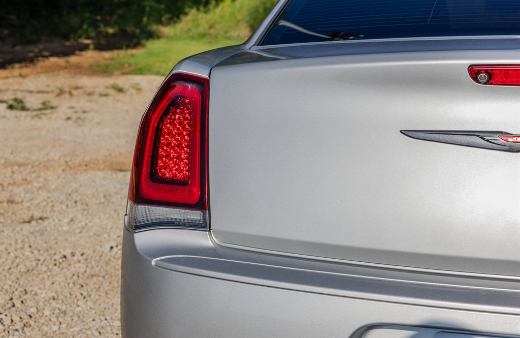 Used 2022 Chrysler 300 S RWD image 9