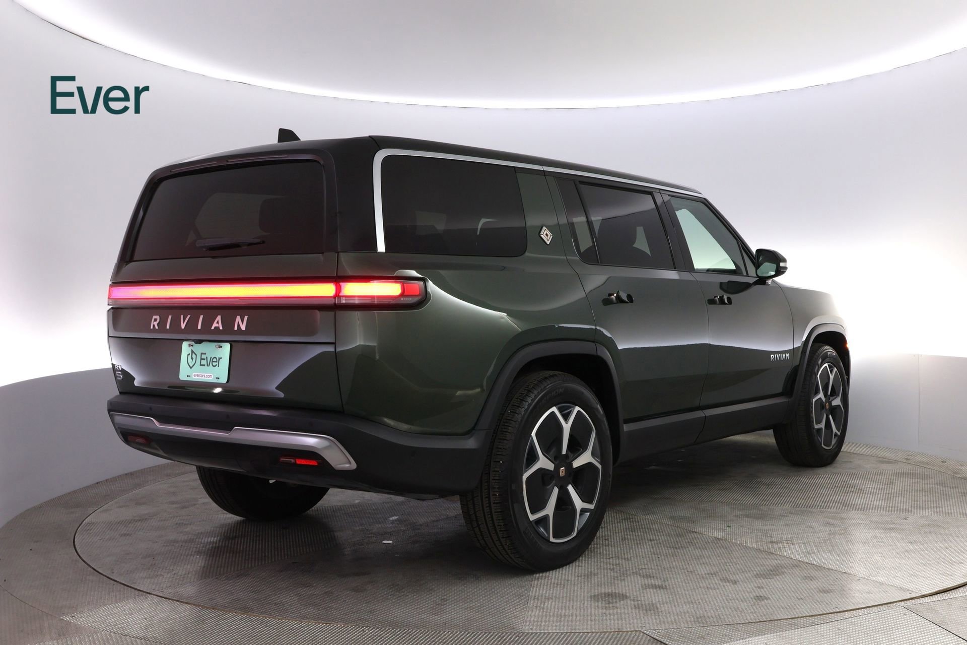 Used 2023 Rivian R1S Adventure AWD/4WD image 3