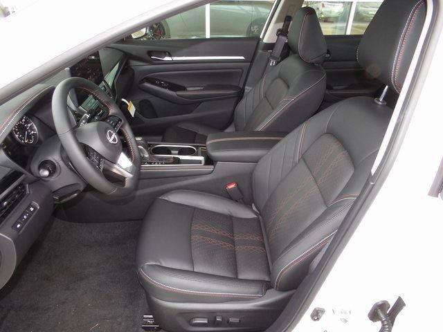 Used 2025 Nissan Altima 2.5 SR w/ SR Premium Package FWD image 15