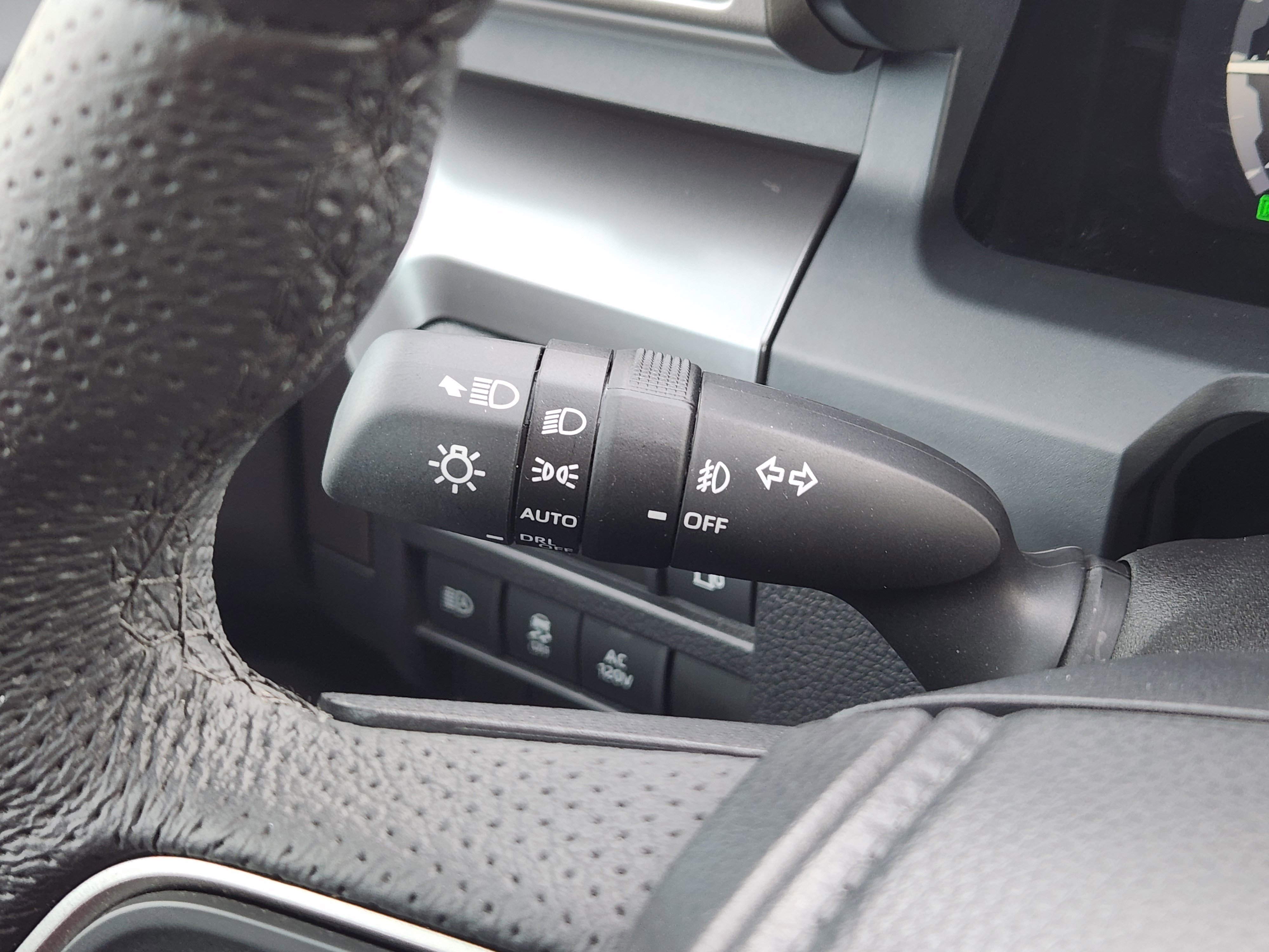 Used 2025 Toyota Tacoma TRD Off-Road image 34